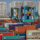 Contenedores de exportaciones en un puerto de China.