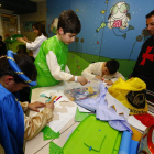 Niños y niñas ingresados en el Hospital de León participan en los talleres medievales