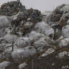 El vertedero de Santa María del Páramo acumula más de 475.000 balas de basura.