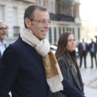 Sandro Rosell, junto a su mujer, a su llegada a la Audiencia Nacional.