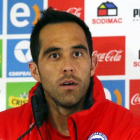 El portero del Barça y de la selección de Chile, Claudio Bravo, en rueda de prensa.
