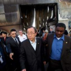 Ban Ki-moon visita la sede de la ONU en Gaza, donde comprobó los destrozos causados por la ofensiva