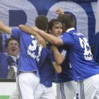 Raúl González celebra con sus compañeros su gol contra el Hoffenheim.