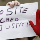 La joven que fue víctima de ‘La Manada’ ha tenido innumerables apoyos. JESÚS DIGES