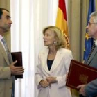 César Antón, ayer junto a la ministra Elena Salgado y el secretario de Estado Francisco Ros