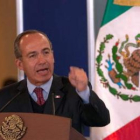 El presidente de México, Calderón, pronuncia un discurso durante su visita a Ciudad Juárez.