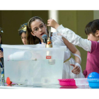 Demostración científica de los pequeños Einstein, una iniciativa en la que colaboran investigadores y maestros.