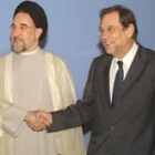 El presidente iraní, Mohammed Jatami y el representante de la Unión Europea, ayer en Teherán