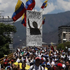 Miles de opositores venezolanos en la marcha de protesta en Caracas.