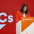 Inés Arrimadas durante su comparecencia de ayer. JAVIER LIZÓN