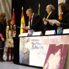 Las más jóvenes ganadoras, recogiendo sus premios.