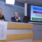 Pilar del Olmo, junto al director general de Presupuestos y Estadística, José Armando Baeta. N. GALLEGO