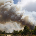 El incendio provocó una densa columna de humo que se podía apreciar desde varios puntos de la capital leonesa.