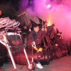 Los brujas y brujos celebraron golpeando bidones los 25 años de la noche más festiva.
