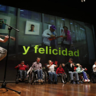 Un momento de la actuación de personas con discapacidad del CRE de San Andrés en el Auditorio Ciudad de León.