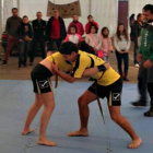 Un momento de la exhibición de lucha en Oseja de Sajambre.