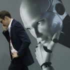 Garantizar las ventajas de la inteligencia artificial y prevenir sus peligros es el objetivo de las propuestas normativas.