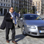 Artur Mas, a su llegada a la sede de Junts pel Sí, en el Born de Barcelona, este lunes.