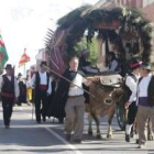 La procesión reunió a 49 carros engalanados y 148 pendones, que salieron de León a primera hora