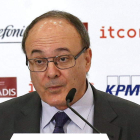 El gobernador del Banco de España, Luis María Linde, durante sus declaraciones.