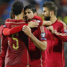 Diego Costa celebra su gol, tercero del equipo, durante el partido de clasificación para la Eurocopa 2016 ante Luxemburgo