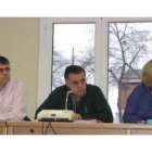 García Flórez (PP), García Bayón (UPL) y Manoli Ordás (PSOE), durante la sesión ordinaria de ayer.