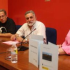 Tomás Nestor Martínez Álvarez, Carlos Mayo y Jesús Celis, ayer, en la presentación de las jornadas.