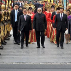 Narendra Modi y Xi Jinping, ayer en Pekín.