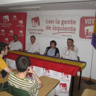 Agure Bilbao ejerció de anfitriona en la sede de IU.