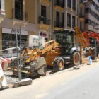 Máquinas sin actividad en Padre Isla tras la decisión del juez de paralizar las obras del tranvía.