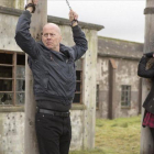 Bruce Willis y  Mary-Louise Parker, en Red 2.