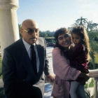 Raymond Nakachian, con su esposa Kimera y la pequeña Melodie, en una imagen de 1987.