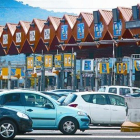 Colas en las cabinas de la autopista en La Roca (Vallès Oriental).