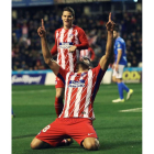El delantero del Atlético Diego Costa celebra tras marcar ante el Lleida. ALEJANDRO GARCÍA