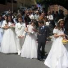 Los niños vestidos de Primera Comunión fueron también protagonistas en La Bañeza