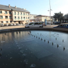 Hielo en una fuente de Ponferrada.