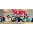 Miembros de la candidatura de UPL al Ayuntamiento de León, ayer en la sede del partido. DL