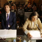 El interventor Diego Armesto y la secretaria, en el primer pleno de la Diputación tras la Púnica.