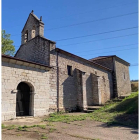 Matallana de Torío es la puerta de entrada de esta ruta en el municipio roblano y va en paralelo a la vía de Feve.