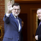 Mariano Rajoy junto al primer ministro irlandés, Enda Kenny, este jueves en la Moncloa.