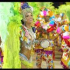 Río de Jainero celebra uno de los carnavales más famosos del mundo. Miles de personas se lanzan a la calle al rítmo que marca la samba