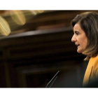 La ministra de Empleo, Fátima Báñez, durante su intervención en el pleno que hoy celebra el Congreso de los Diputados.