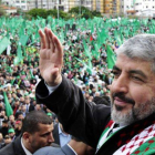 El líder de Hamas, Khaled Meshaal, se dirige a la multitud durante el 25 aniversario de Hamas.