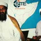 Osama Bin Laden y su hijo, Hamzan Bin Laden, en una foto de hace varios años.