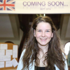 Alba de Pedro posa en una de las aulas del colegio Maristas San José