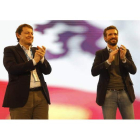 Alfonso Fernández Mañueco y Pablo Casado se conjuraron ayer en el Palacio de Exposiciones para que el gobierno de la Junta catapulte al líder nacional a La Moncloa. MARCIANO PÉREZ