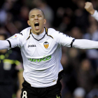 Feghouli celebra el primer gol del Valencia ante el Sporting.