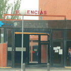 Entrada al área de Urgencias del Hospital del Bierzo. L. DE LA MATA.