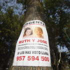 Unos de los carteles de los niños Ruth y José.