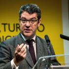 El ministro de Energía, Álvaro Nadal, en la rueda de prensa tras la reunión del jueves. RODRIGO JIMÉNEZ